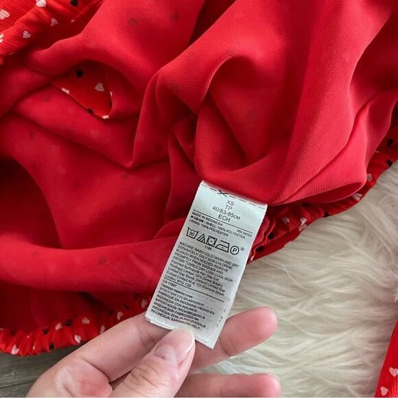 Banana Republic Puff Sleeve Wrap Red Hearts Tie Blouse XS - Picture 5 of 5